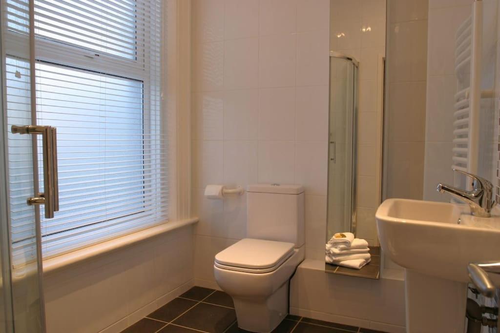 Comfy Big 7 Bedroom Townhouse Harrogate Ngoại thất bức ảnh